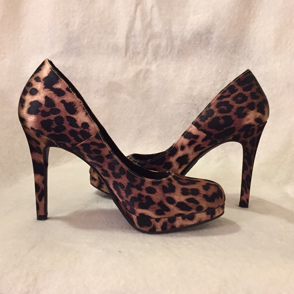 FIONI Clothing Shoes - Leopard heels